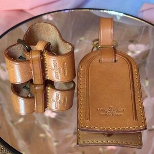LV Luggage Tag and Poignet EUC